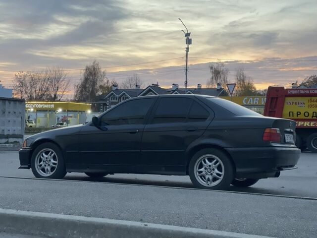 Черный БМВ 3 Серия, объемом двигателя 2 л и пробегом 276 тыс. км за 3000 $, фото 1 на Automoto.ua