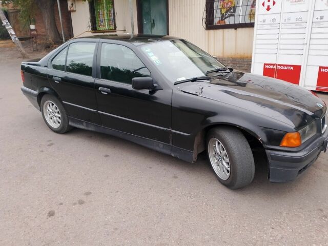 Чорний БМВ 3 Серія, об'ємом двигуна 1.8 л та пробігом 338 тис. км за 1806 $, фото 1 на Automoto.ua