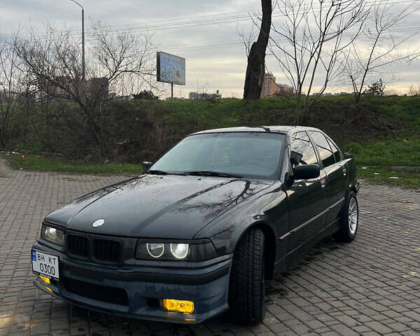 Черный БМВ 3 Серия, объемом двигателя 2.5 л и пробегом 250 тыс. км за 4700 $, фото 16 на Automoto.ua