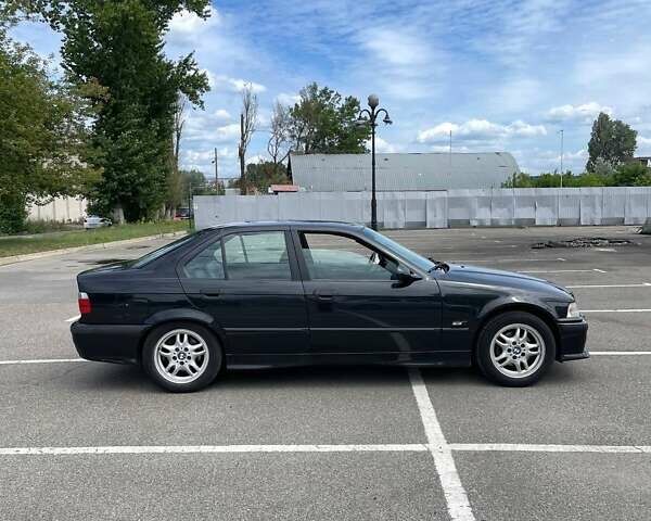 Черный БМВ 3 Серия, объемом двигателя 2 л и пробегом 510 тыс. км за 4600 $, фото 3 на Automoto.ua