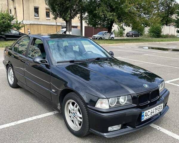 Черный БМВ 3 Серия, объемом двигателя 2 л и пробегом 510 тыс. км за 4600 $, фото 1 на Automoto.ua