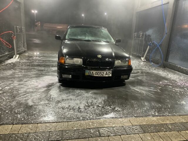 Чорний БМВ 3 Серія, об'ємом двигуна 2 л та пробігом 400 тис. км за 1050 $, фото 2 на Automoto.ua