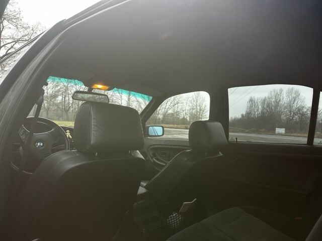 Черный БМВ 3 Серия, объемом двигателя 2 л и пробегом 435 тыс. км за 1600 $, фото 5 на Automoto.ua