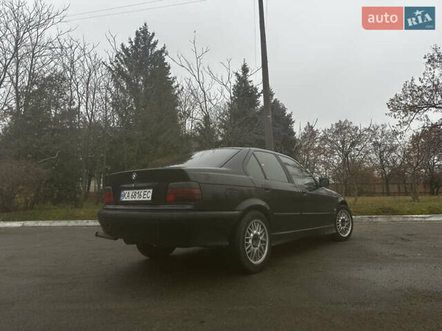 Черный БМВ 3 Серия, объемом двигателя 2 л и пробегом 435 тыс. км за 1600 $, фото 3 на Automoto.ua