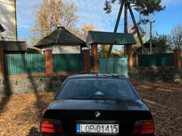 Чорний БМВ 3 Серія, об'ємом двигуна 1.8 л та пробігом 236 тис. км за 1100 $, фото 5 на Automoto.ua