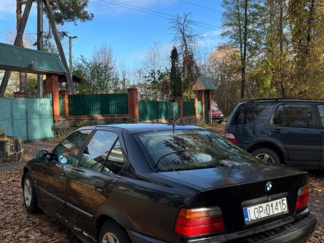 Чорний БМВ 3 Серія, об'ємом двигуна 1.8 л та пробігом 236 тис. км за 1100 $, фото 3 на Automoto.ua