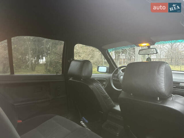 Черный БМВ 3 Серия, объемом двигателя 2 л и пробегом 435 тыс. км за 1600 $, фото 6 на Automoto.ua