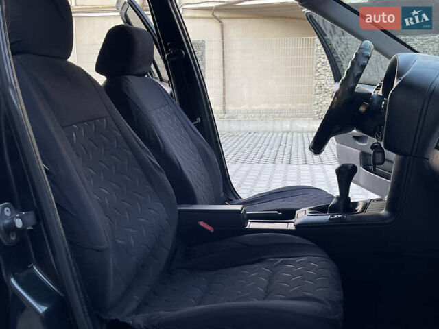 Черный БМВ 3 Серия, объемом двигателя 1.8 л и пробегом 250 тыс. км за 2850 $, фото 23 на Automoto.ua