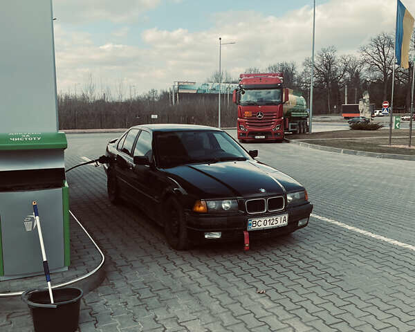 Черный БМВ 3 Серия, объемом двигателя 1.99 л и пробегом 245 тыс. км за 5200 $, фото 17 на Automoto.ua