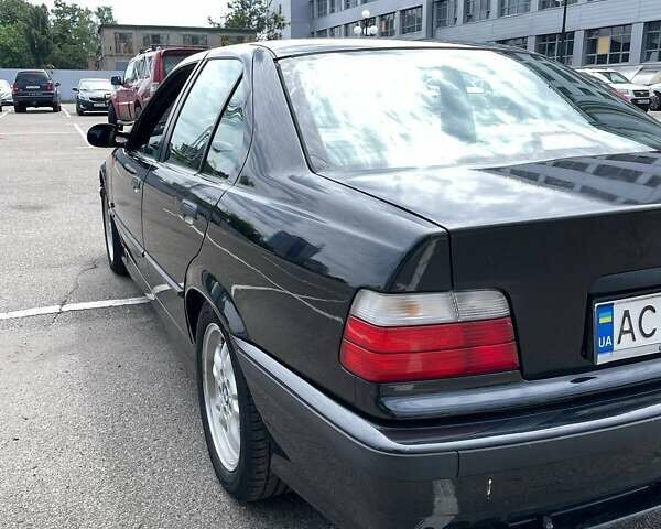 Черный БМВ 3 Серия, объемом двигателя 2 л и пробегом 510 тыс. км за 4600 $, фото 5 на Automoto.ua