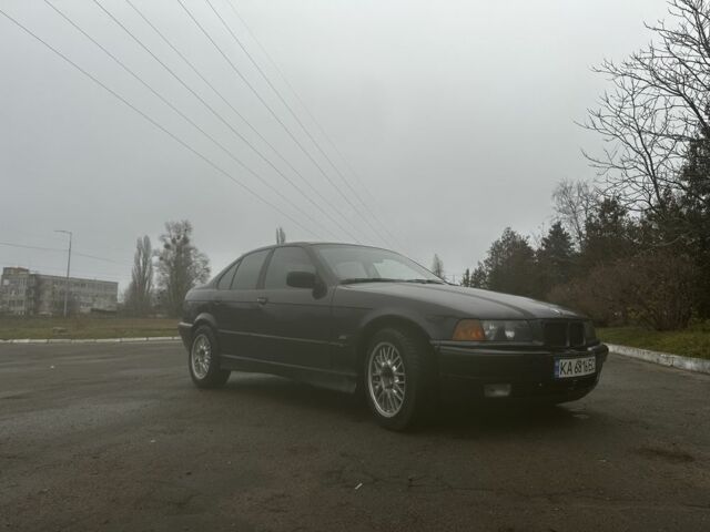 Черный БМВ 3 Серия, объемом двигателя 2 л и пробегом 435 тыс. км за 1600 $, фото 1 на Automoto.ua