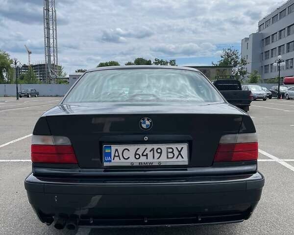 Черный БМВ 3 Серия, объемом двигателя 2 л и пробегом 510 тыс. км за 4600 $, фото 6 на Automoto.ua