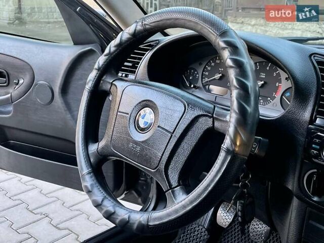 Черный БМВ 3 Серия, объемом двигателя 1.8 л и пробегом 250 тыс. км за 2850 $, фото 14 на Automoto.ua