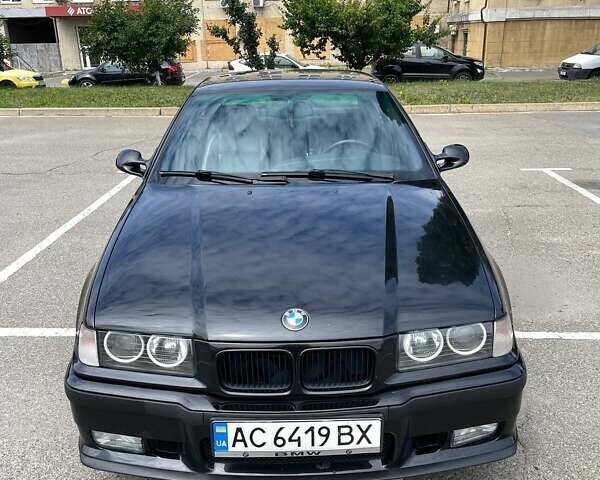 Черный БМВ 3 Серия, объемом двигателя 2 л и пробегом 510 тыс. км за 4600 $, фото 2 на Automoto.ua