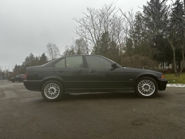 Черный БМВ 3 Серия, объемом двигателя 2 л и пробегом 435 тыс. км за 1600 $, фото 2 на Automoto.ua