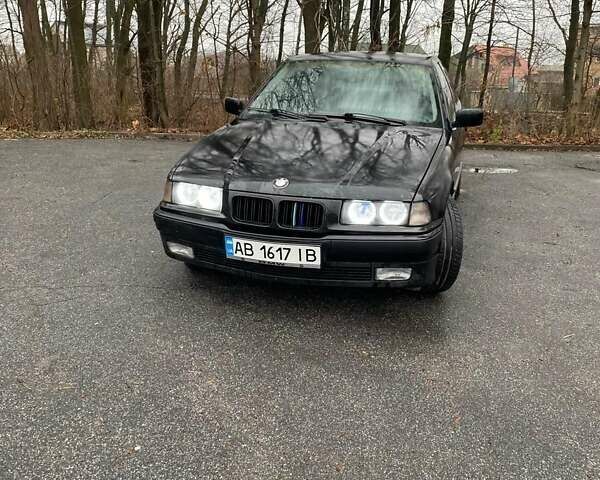 Черный БМВ 3 Серия, объемом двигателя 1.99 л и пробегом 420 тыс. км за 3300 $, фото 2 на Automoto.ua