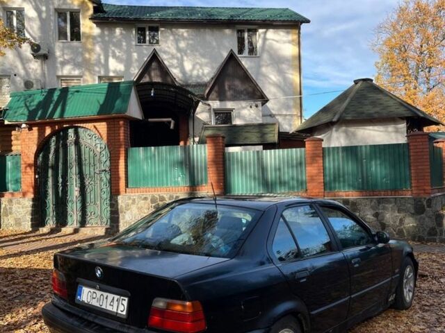 Чорний БМВ 3 Серія, об'ємом двигуна 1.8 л та пробігом 236 тис. км за 1100 $, фото 4 на Automoto.ua