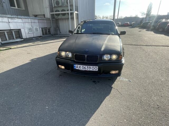 Черный БМВ 3 Серия, объемом двигателя 2 л и пробегом 300 тыс. км за 4500 $, фото 13 на Automoto.ua