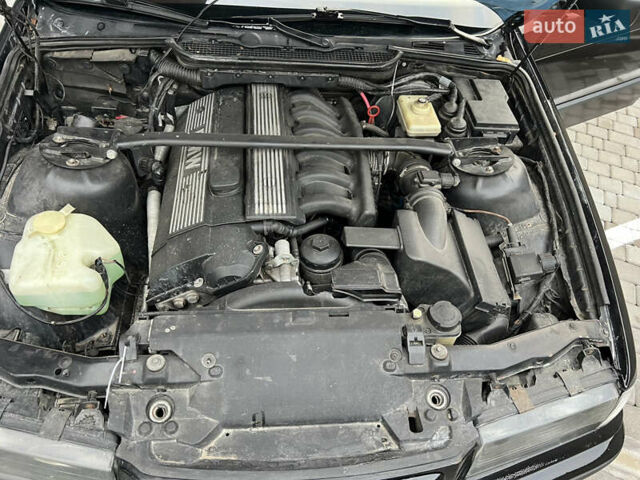 Чорний БМВ 3 Серія, об'ємом двигуна 2.5 л та пробігом 337 тис. км за 3999 $, фото 6 на Automoto.ua