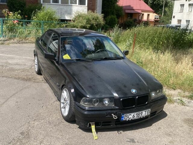 Черный БМВ 3 Серия, объемом двигателя 1.6 л и пробегом 480 тыс. км за 2500 $, фото 2 на Automoto.ua