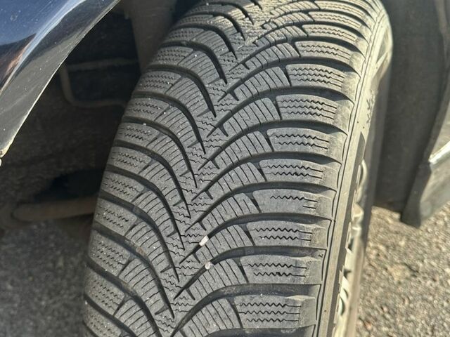 Черный БМВ 3 Серия, объемом двигателя 2.5 л и пробегом 425 тыс. км за 4700 $, фото 15 на Automoto.ua