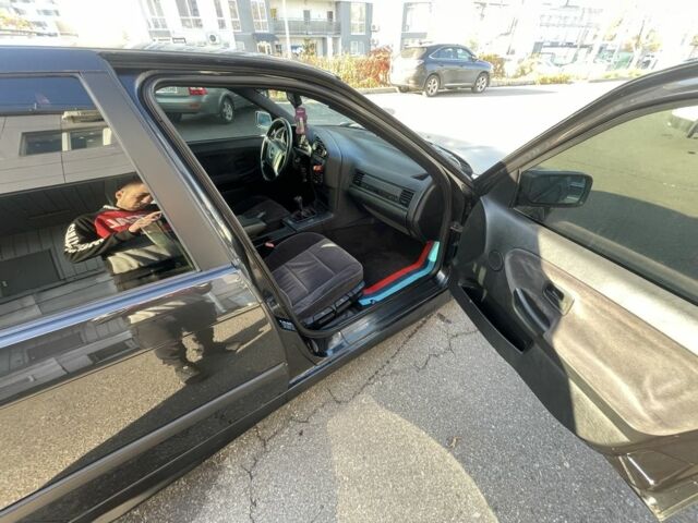 Черный БМВ 3 Серия, объемом двигателя 2 л и пробегом 300 тыс. км за 4500 $, фото 6 на Automoto.ua