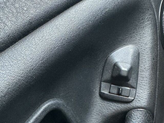 Черный БМВ 3 Серия, объемом двигателя 2.5 л и пробегом 425 тыс. км за 4700 $, фото 11 на Automoto.ua