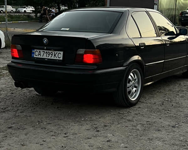 Чорний БМВ 3 Серія, об'ємом двигуна 2 л та пробігом 410 тис. км за 2800 $, фото 5 на Automoto.ua