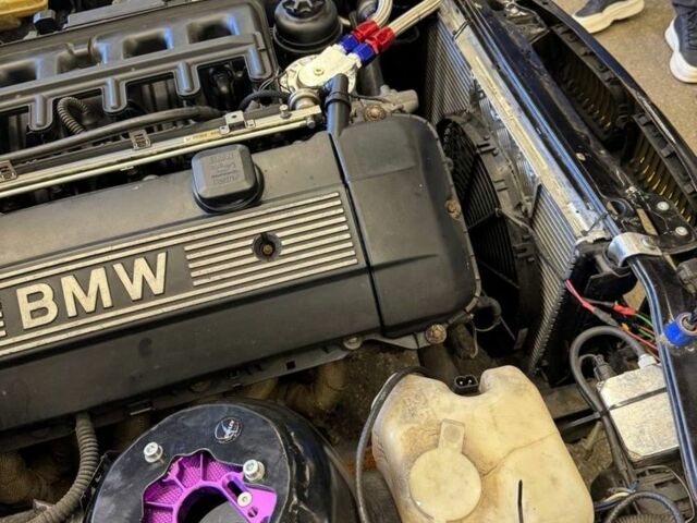 Черный БМВ 3 Серия, объемом двигателя 2 л и пробегом 20 тыс. км за 8500 $, фото 6 на Automoto.ua