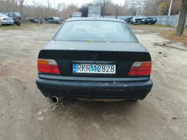 Черный БМВ 3 Серия, объемом двигателя 0 л и пробегом 250 тыс. км за 1000 $, фото 6 на Automoto.ua