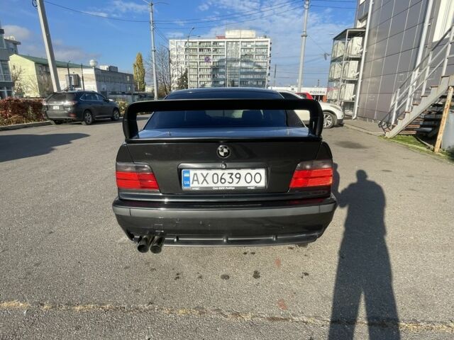 Черный БМВ 3 Серия, объемом двигателя 2 л и пробегом 300 тыс. км за 4500 $, фото 9 на Automoto.ua