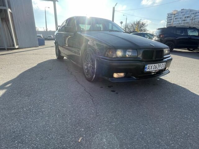 Черный БМВ 3 Серия, объемом двигателя 2 л и пробегом 300 тыс. км за 4500 $, фото 14 на Automoto.ua