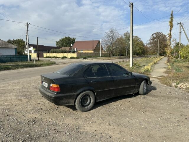 Черный БМВ 3 Серия, объемом двигателя 0 л и пробегом 420 тыс. км за 840 $, фото 5 на Automoto.ua