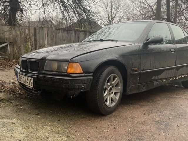 Чорний БМВ 3 Серія, об'ємом двигуна 1.7 л та пробігом 280 тис. км за 1300 $, фото 2 на Automoto.ua