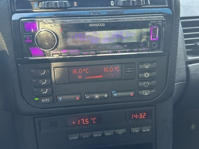 Черный БМВ 3 Серия, объемом двигателя 2.5 л и пробегом 425 тыс. км за 4700 $, фото 14 на Automoto.ua