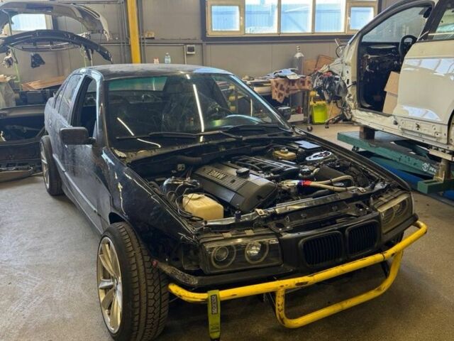 Черный БМВ 3 Серия, объемом двигателя 2 л и пробегом 20 тыс. км за 8500 $, фото 7 на Automoto.ua