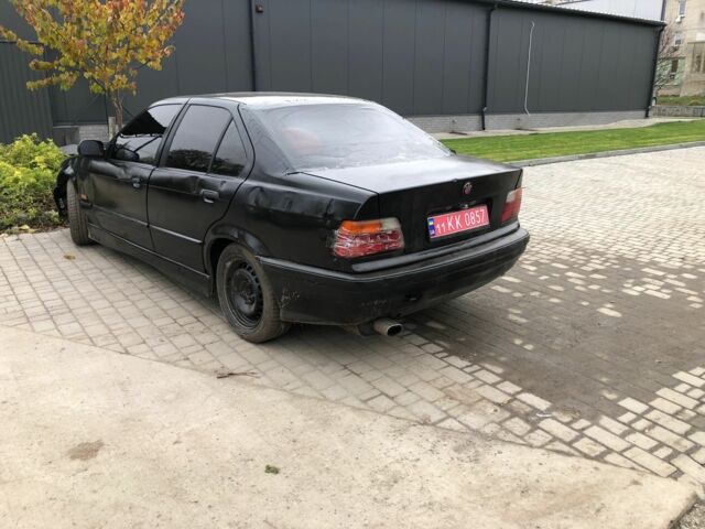 Чорний БМВ 3 Серія, об'ємом двигуна 2 л та пробігом 300 тис. км за 1550 $, фото 2 на Automoto.ua