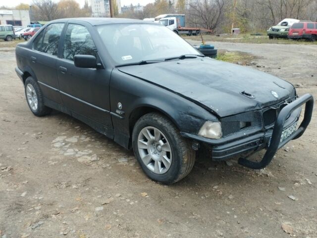 Черный БМВ 3 Серия, объемом двигателя 0 л и пробегом 250 тыс. км за 1000 $, фото 1 на Automoto.ua