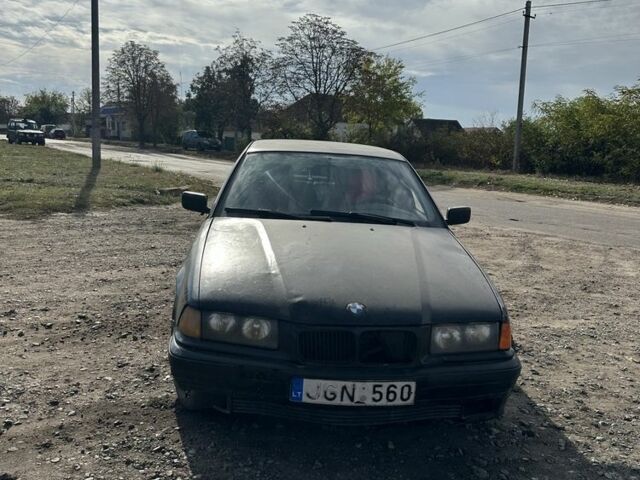 Черный БМВ 3 Серия, объемом двигателя 0 л и пробегом 420 тыс. км за 840 $, фото 1 на Automoto.ua