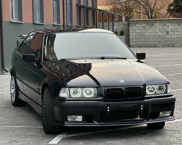 Чорний БМВ 3 Серія, об'ємом двигуна 2.5 л та пробігом 337 тис. км за 3999 $, фото 5 на Automoto.ua