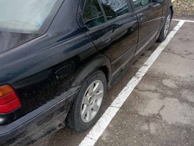 Чорний БМВ 3 Серія, об'ємом двигуна 2 л та пробігом 238 тис. км за 960 $, фото 5 на Automoto.ua