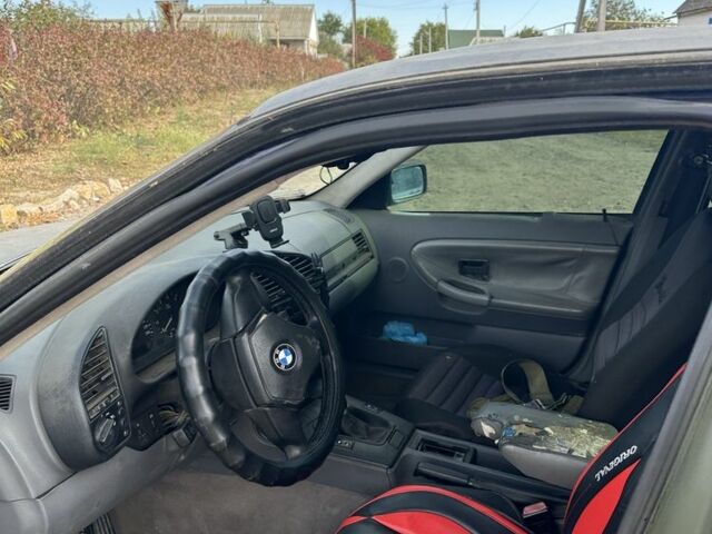 Черный БМВ 3 Серия, объемом двигателя 0 л и пробегом 420 тыс. км за 840 $, фото 12 на Automoto.ua