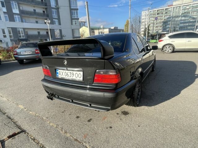 Черный БМВ 3 Серия, объемом двигателя 2 л и пробегом 300 тыс. км за 4500 $, фото 10 на Automoto.ua