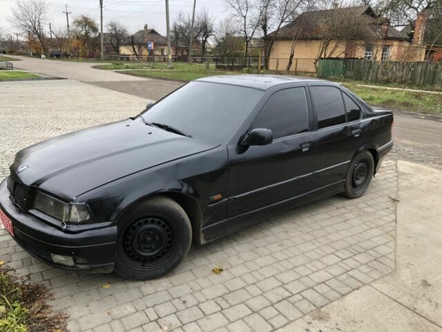 Чорний БМВ 3 Серія, об'ємом двигуна 2 л та пробігом 300 тис. км за 1550 $, фото 3 на Automoto.ua