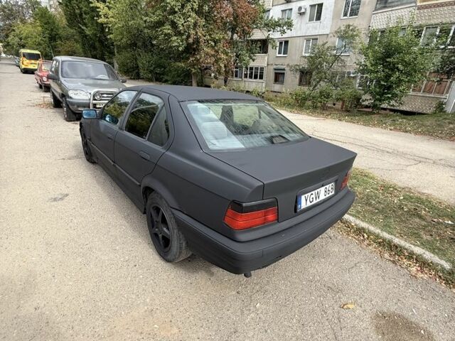 Чорний БМВ 3 Серія, об'ємом двигуна 2.5 л та пробігом 2 тис. км за 1200 $, фото 3 на Automoto.ua