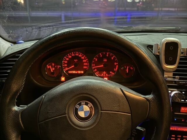 Черный БМВ 3 Серия, объемом двигателя 2 л и пробегом 240 тыс. км за 3300 $, фото 15 на Automoto.ua