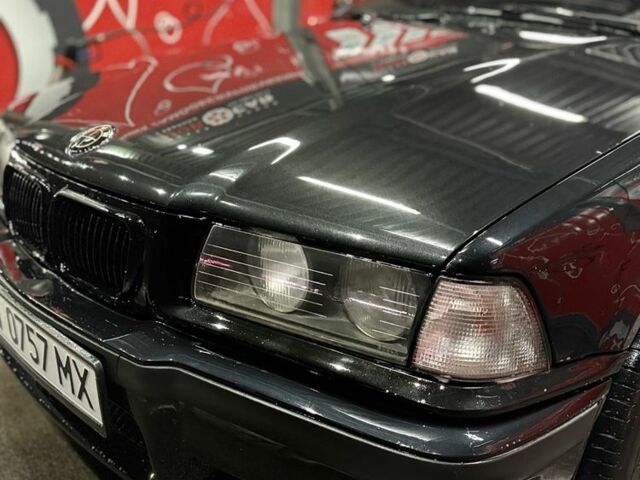 Черный БМВ 3 Серия, объемом двигателя 2 л и пробегом 240 тыс. км за 3300 $, фото 3 на Automoto.ua