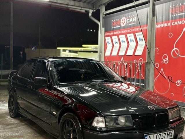 Черный БМВ 3 Серия, объемом двигателя 2 л и пробегом 240 тыс. км за 3300 $, фото 6 на Automoto.ua