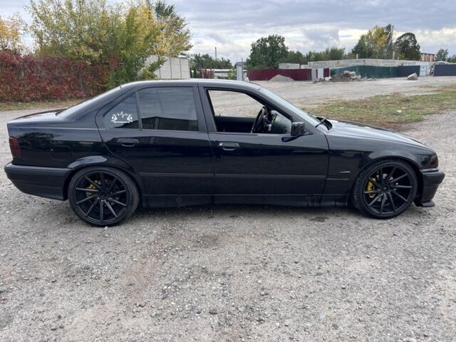 Черный БМВ 3 Серия, объемом двигателя 2 л и пробегом 380 тыс. км за 3800 $, фото 3 на Automoto.ua