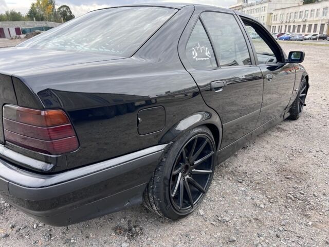 Черный БМВ 3 Серия, объемом двигателя 2 л и пробегом 380 тыс. км за 3800 $, фото 2 на Automoto.ua